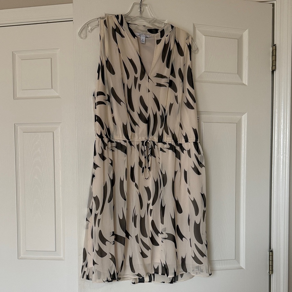 Nine West Black and Cream Printed V-Neck Dress